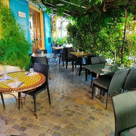 Aparthotel Au Remp'arts 3*