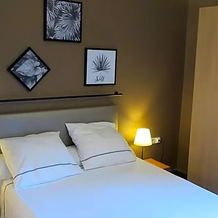 Au Remp'arts Apartmanhotel 4*