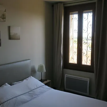 Au Remp'arts Aparthotel Elne