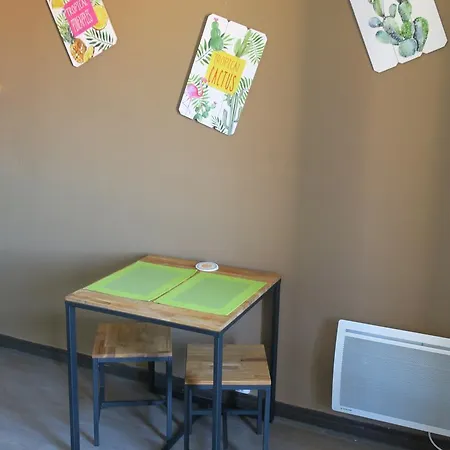 Au Remp'arts Aparthotel Elne