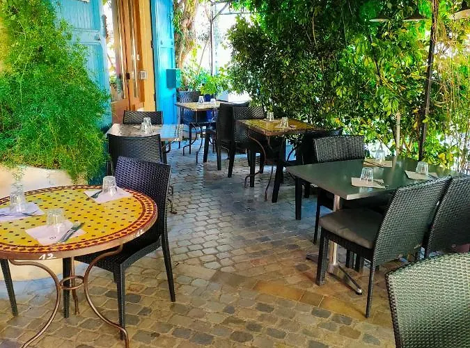 Hotel apartamentowy Au Remp'arts 4*